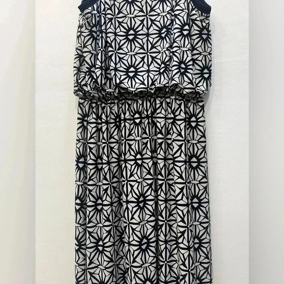 EnFocus Studio Blue and White Print Sleeveless Maxi Dress Size 6 - Picture 9 of 13